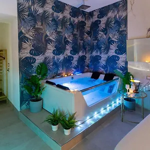 Mazzini Luxury Jacuzzy Guest house