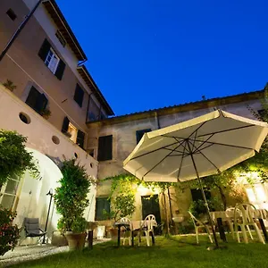 https://relais-sassetti.it-tuscanyhotel.com